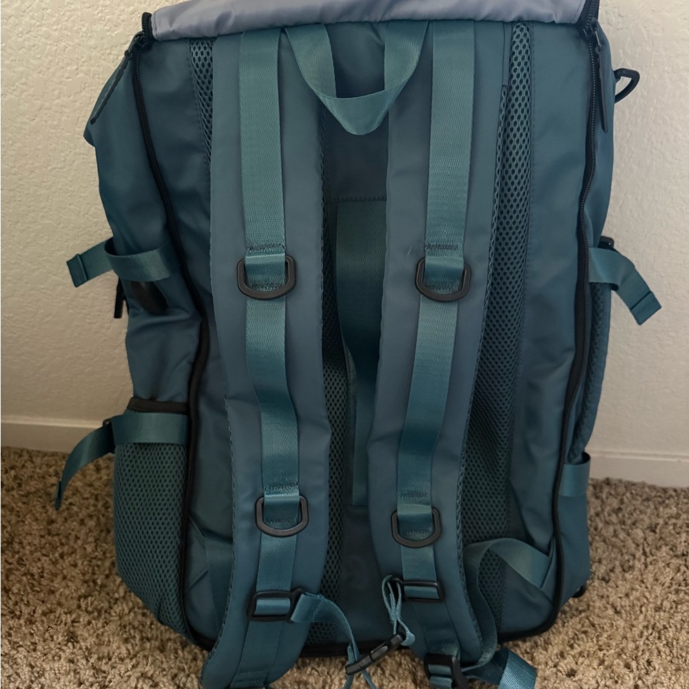 Travel backpack - Picture 3 of 10